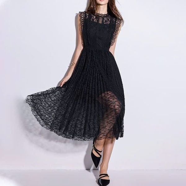  Đầm Ren Cotton Dáng Xòe Màu Đen 