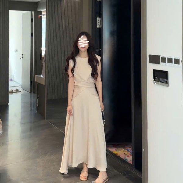  Set Áo + Chân Váy Dài Màu Kem Size SML 