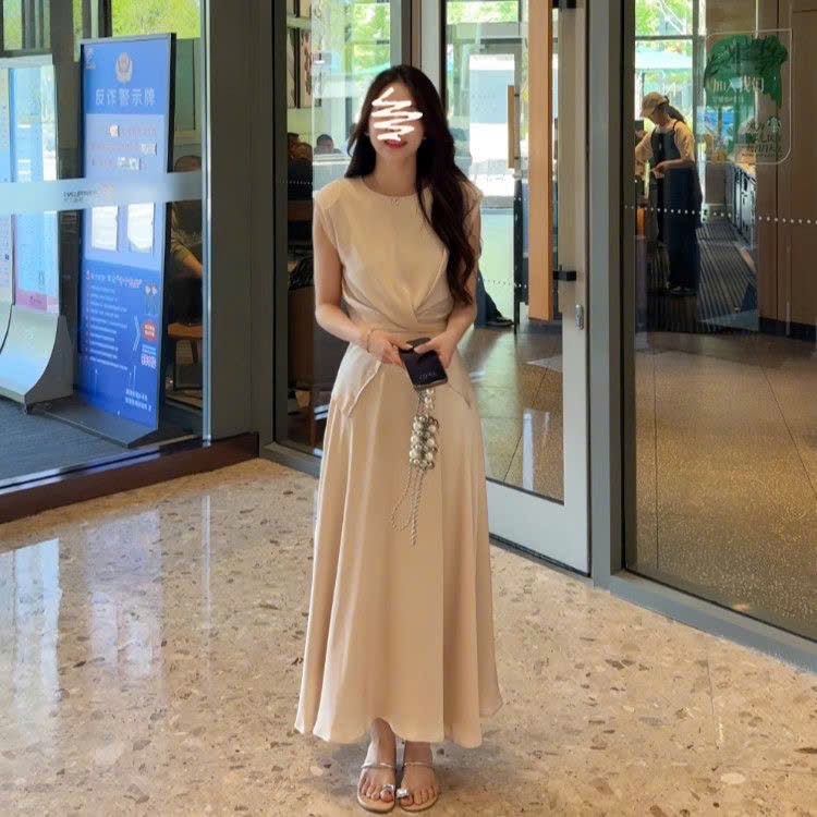  Set Áo + Chân Váy Dài Màu Kem Size SML 