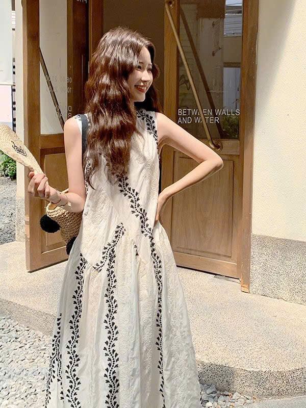  Đầm Liền Thân Tay Ngắn In Hoa Phối Ren 