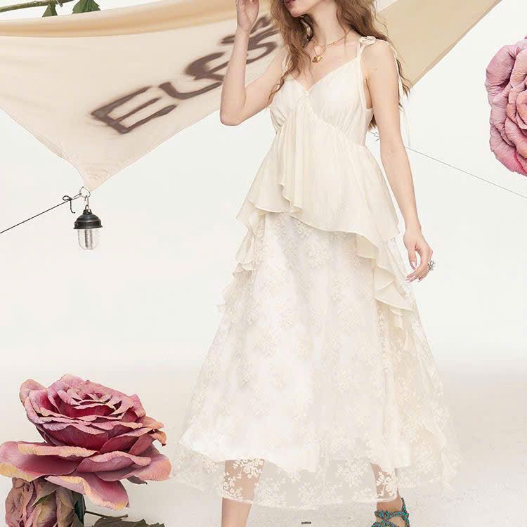  Váy Ren Trắng Ghép Mảnh 