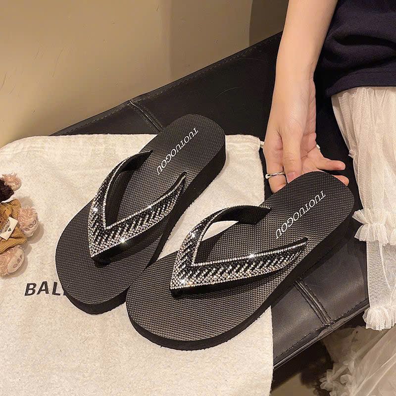  Dép Xỏ Ngón Đế Xuồng Đính Đá 