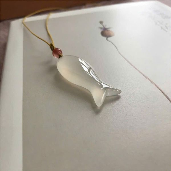  Mặt Dây Chuyền Hình Cá Mã Não Trắng 