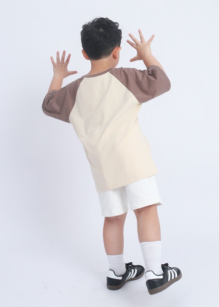 Áo Thun Raglan Form Rộng Bé Trai Be Phối Nâu Give Me High Five