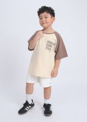 Áo Thun Raglan Form Rộng Bé Trai Be Phối Nâu Give Me High Five