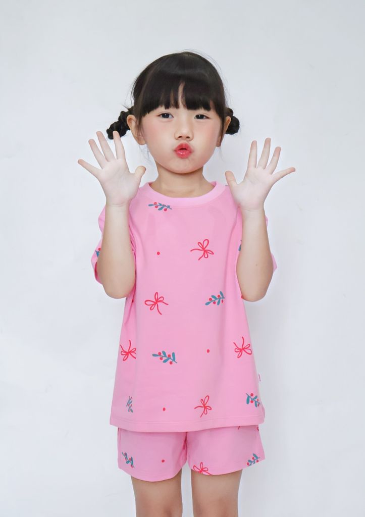 Bộ Thun Ngắn Tay Form Rộng Bé Gái Hồng Hoạ Tiết Christmas