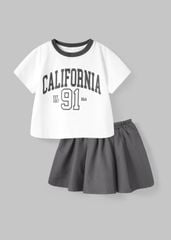 Set Thun Ngắn Tay & Chân Váy Xếp Ly Bé Gái Trắng Phối Xám California