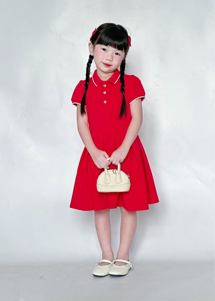 Đầm Polo Ngắn Tay Xếp Ly Bé Gái Đỏ Thêu Logo
