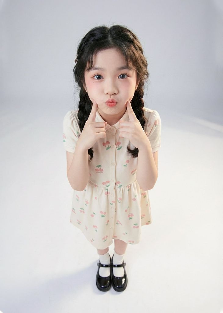 Đầm Polo Ngắn Tay Bé Gái Kem Hoạ Tiết Cherry