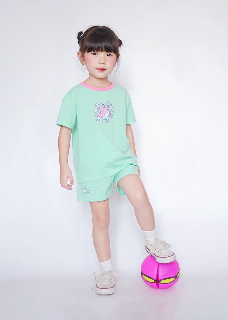 Bộ Thun Ngắn Tay Form Rộng Bé Gái Xanh Lá Cá Voi