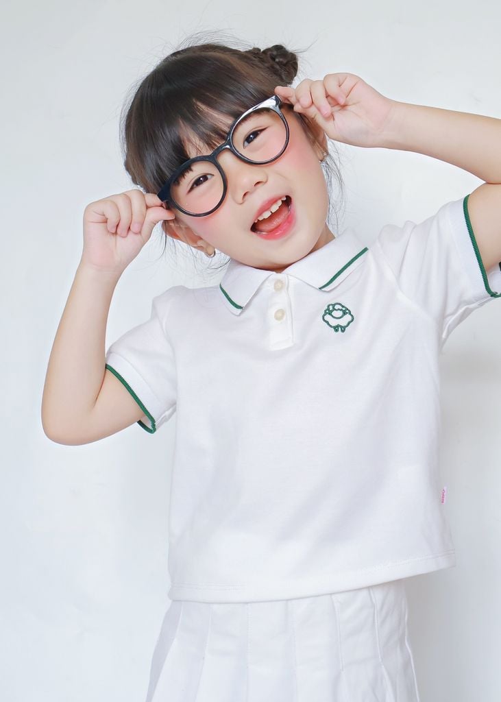 Set Polo Ngắn Tay & Chân Váy Xếp Ly Bé Gái Trắng Viền Xanh