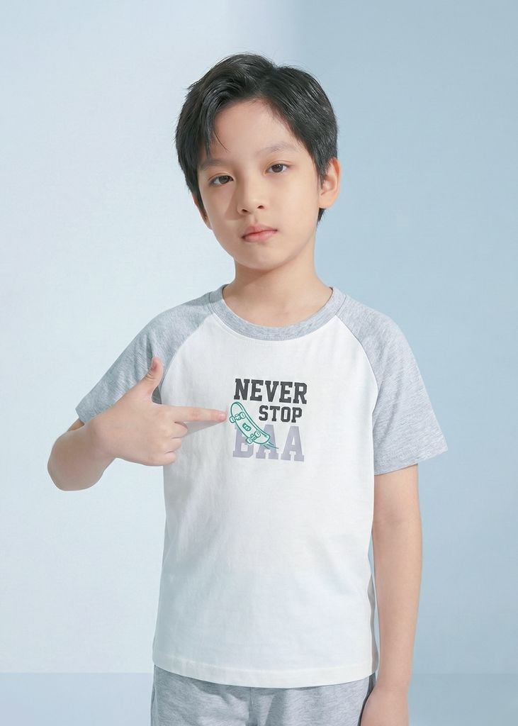 Bộ Thun Tay Raglan Bé Trai Trắng Kem Phối Xám Never Stop