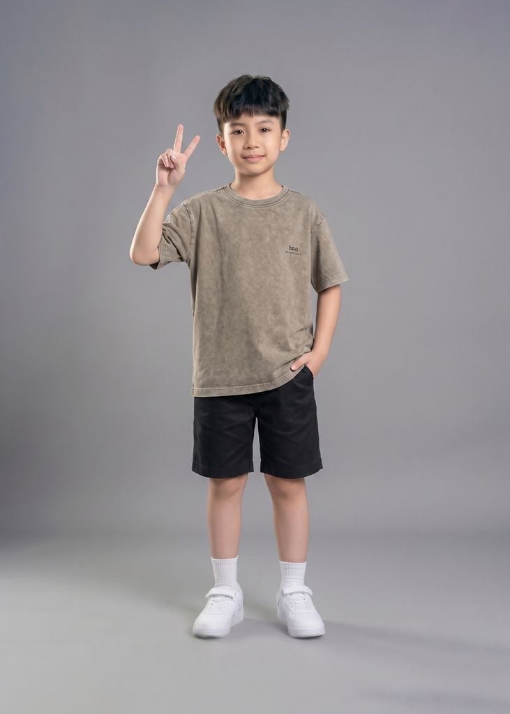 Áo Thun Form Rộng Bé Trai Wash Nâu Nhạt 02