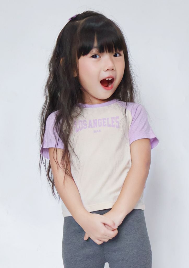 Áo Thun Gân Raglan Bé Gái Kem Phối Tím Los Angeles