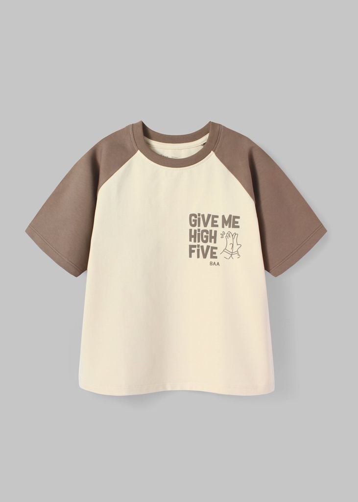 Áo Thun Raglan Form Rộng Bé Trai Be Phối Nâu Give Me High Five