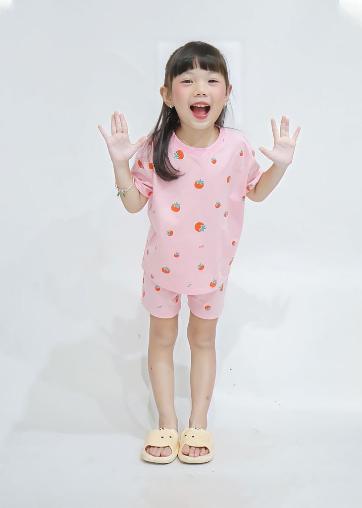 Bộ Thun Ngắn Tay Bé Gái Form Rộng Hồng Nhạt Họa Tiết Tomato