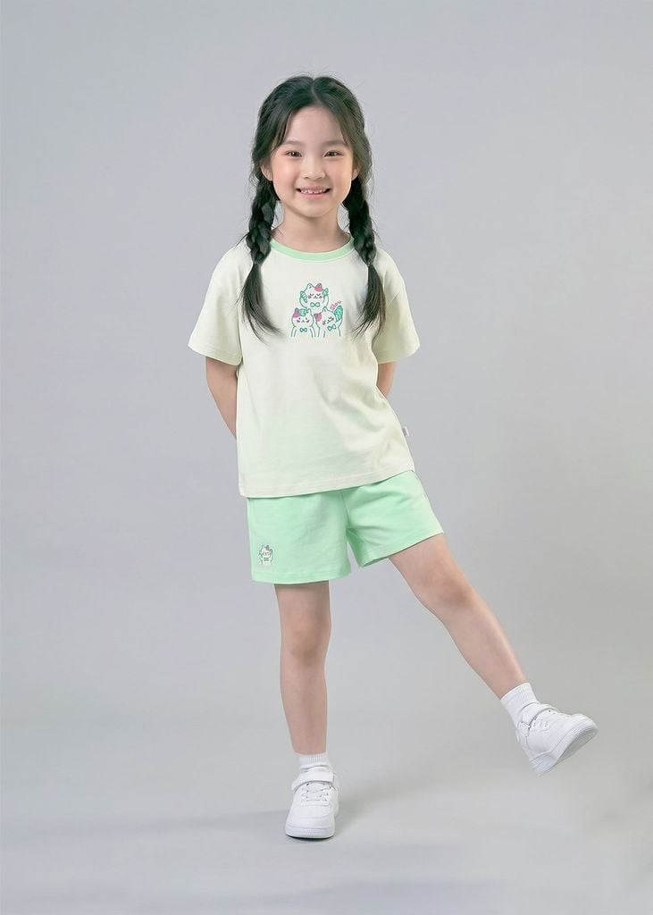 Bộ Thun Ngắn Tay Bé Gái Form Rộng Kem Sweet Cats Phối Xanh