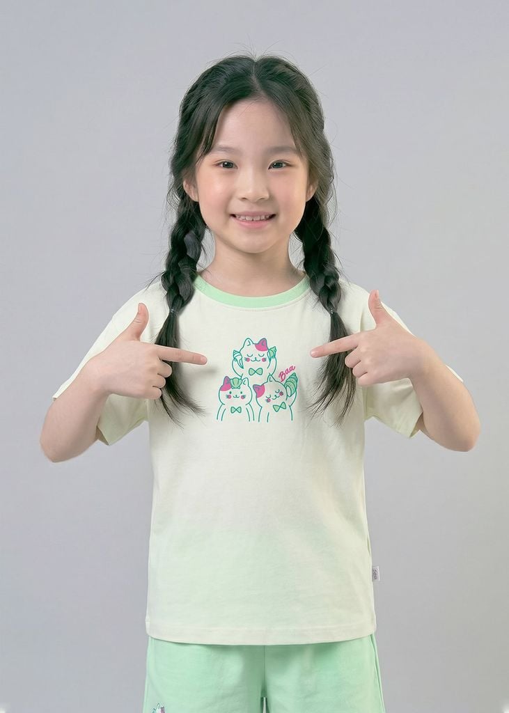 Bộ Thun Ngắn Tay Bé Gái Form Rộng Kem Sweet Cats Phối Xanh