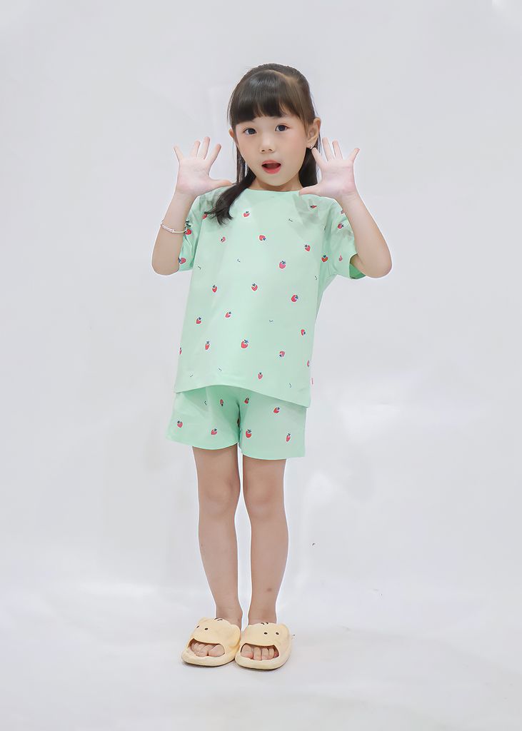 Bộ Thun Ngắn Tay Bé Gái Form Rộng Xanh Họa Tiết Strawberry