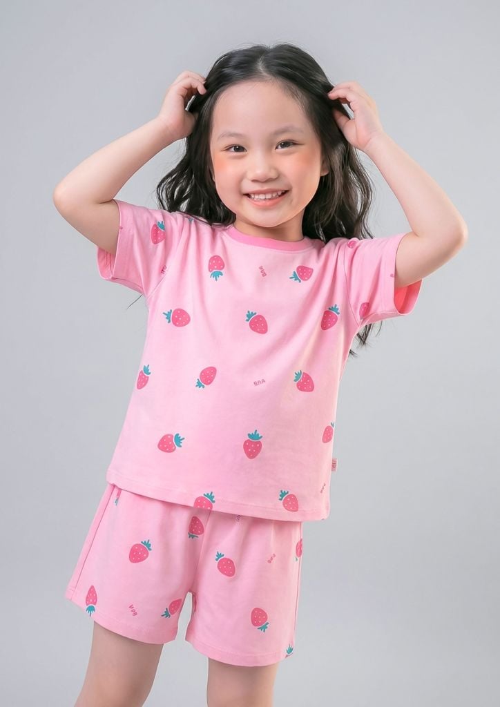 Bộ Thun Ngắn Tay Bé Gái Hồng Nhạt Hoạ Tiết Strawberry