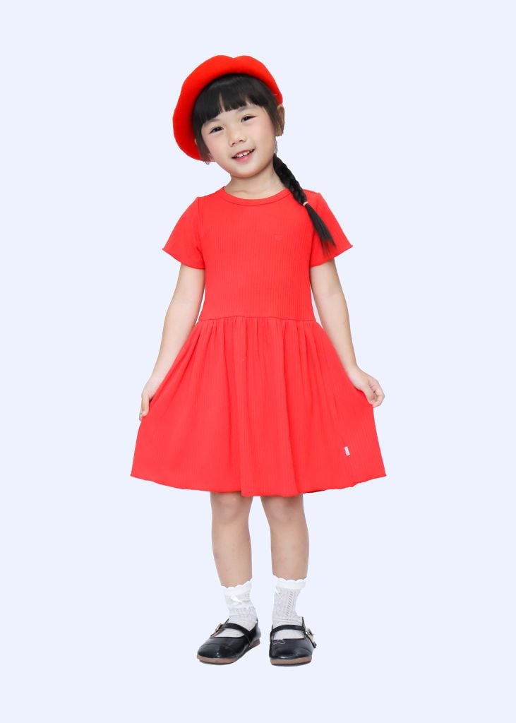 Đầm Bé Gái Thun Gân Đỏ Thêu Trái Tim