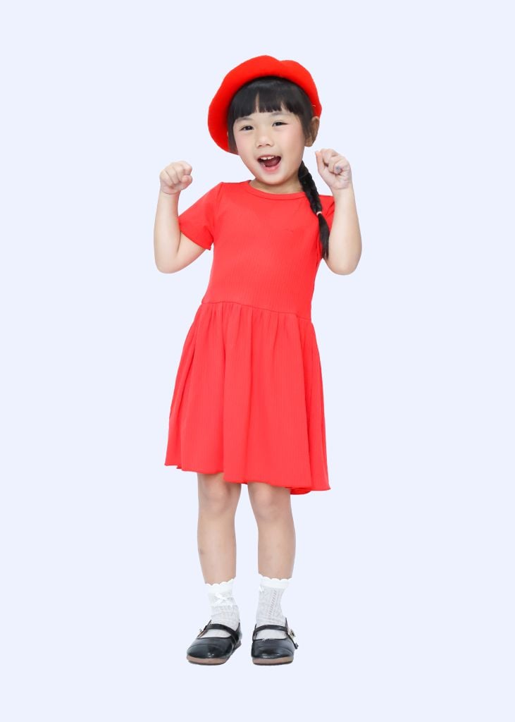 Đầm Bé Gái Thun Gân Đỏ Thêu Trái Tim