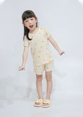 Đồ Bộ Ngắn Tay Bé Gái Gân Kem Hoạ Tiết Quả Chanh
