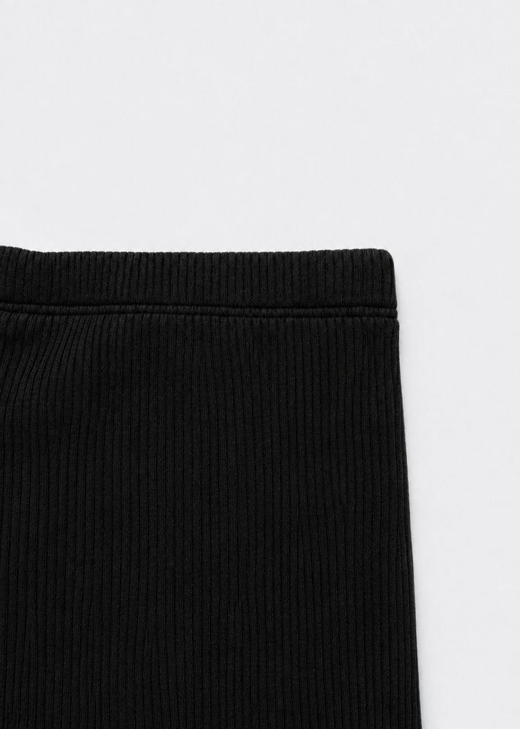 Quần Legging Bé Gái Gân Đen 02