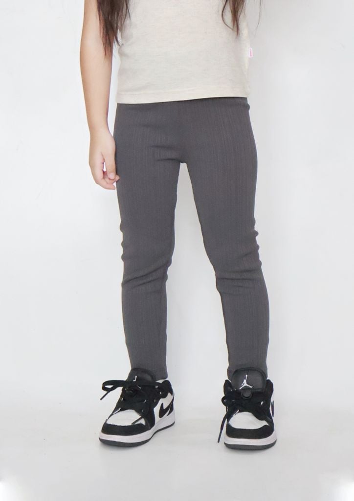Quần Legging Bé Gái Thun Gân Xám Đậm GC-QU32D-09