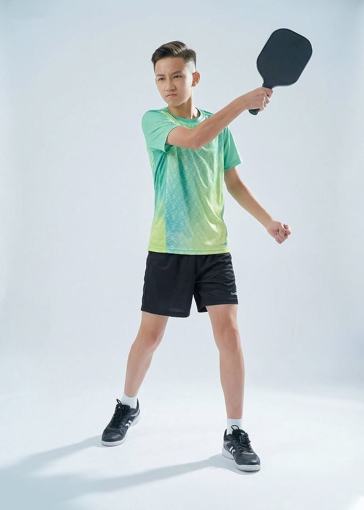 Set Thể Thao Cho Bé Siêu Nhẹ Ultra Light Ombre (Xanh Lá + Đen) 02