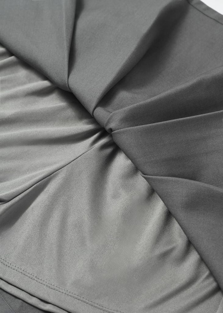 Set Thun Ngắn Tay & Chân Váy Xếp Ly Bé Gái Trắng Phối Xám California