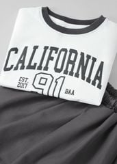 Set Thun Ngắn Tay & Chân Váy Xếp Ly Bé Gái Trắng Phối Xám California