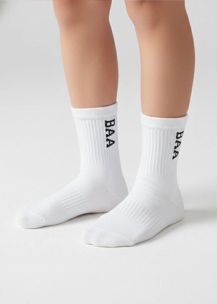 Tất Thể Thao Cổ Trung Unisex Cho Bé Trắng 02