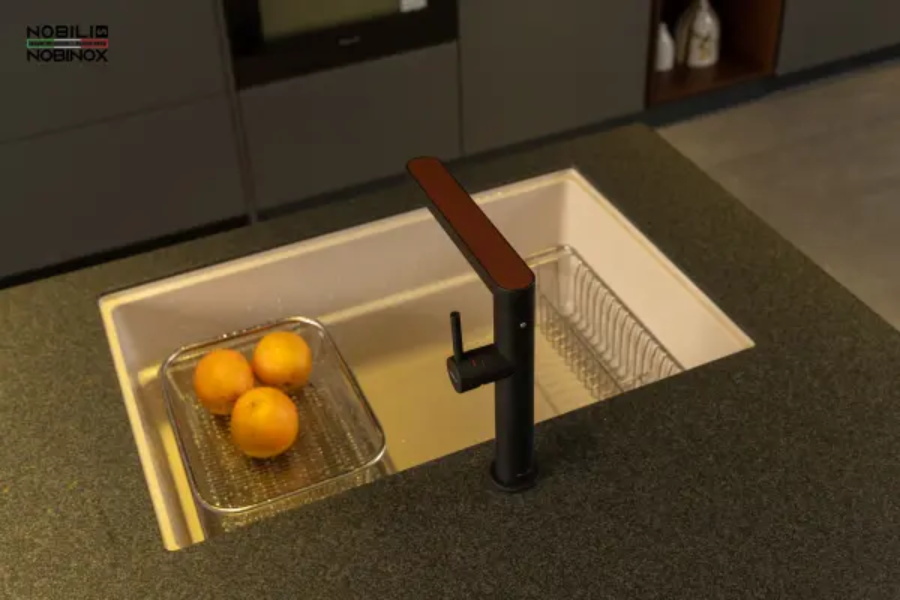 Vòi rửa chén Nobili MATCH NB218B nóng lạnh