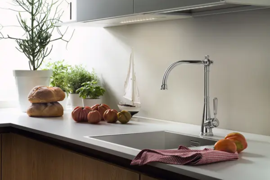 Vòi rửa chén Nobili CHARLIE NB254 tân cổ điển nóng lạnh