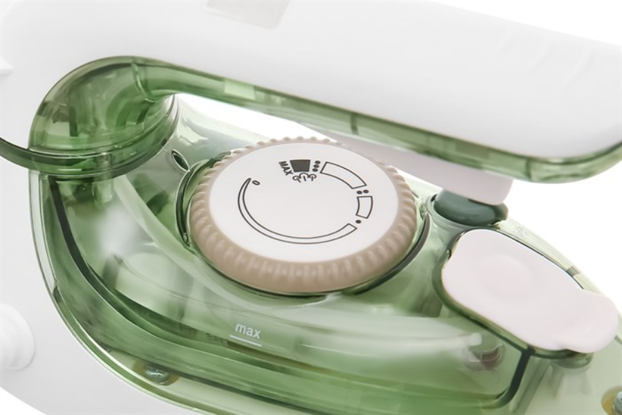 Bàn ủi hơi nước BlueStone SIB-3819