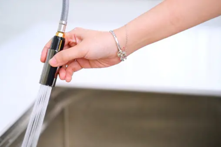 Vòi rửa chén Nobili RING NB130LTB nóng lạnh