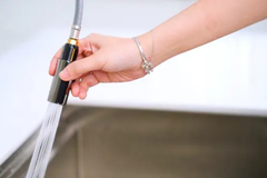 Vòi rửa chén Nobili RING NB130LTB nóng lạnh