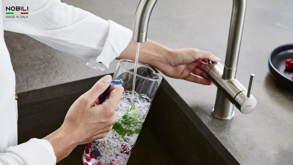 Vòi rửa chén Nobili SORA NB164 nóng lạnh 3 đường nước