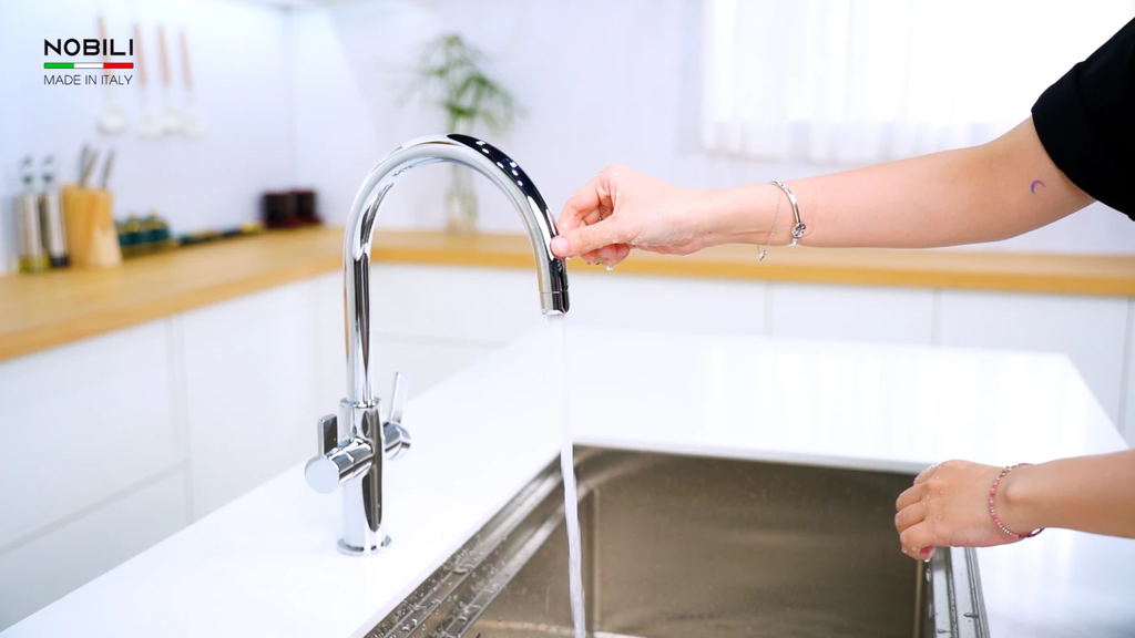 Vòi rửa chén Nobili SORA NB164 nóng lạnh 3 đường nước