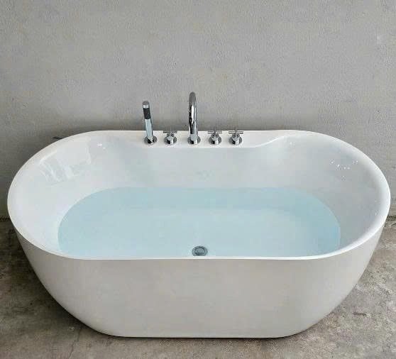 Bồn tắm Maamo MA-2426 ovan cạnh thẳng gắn sen vòi