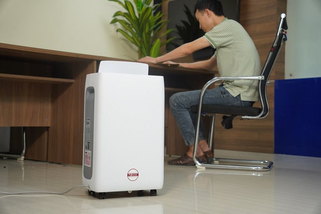 Máy lọc không khí Fujihome DH18W