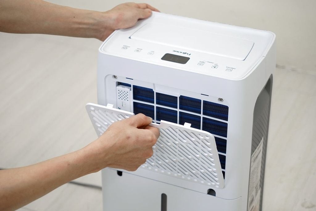 Máy lọc không khí Fujihome DH18W