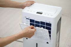 Máy lọc không khí Fujihome DH18W