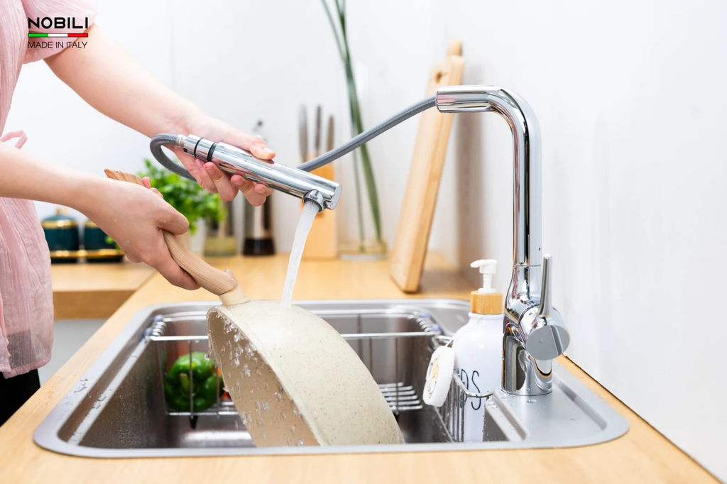 Vòi rửa chén Nobili MANIA NB215T nóng lạnh