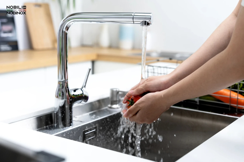 Vòi rửa chén Nobili MANIA NB214 nóng lạnh