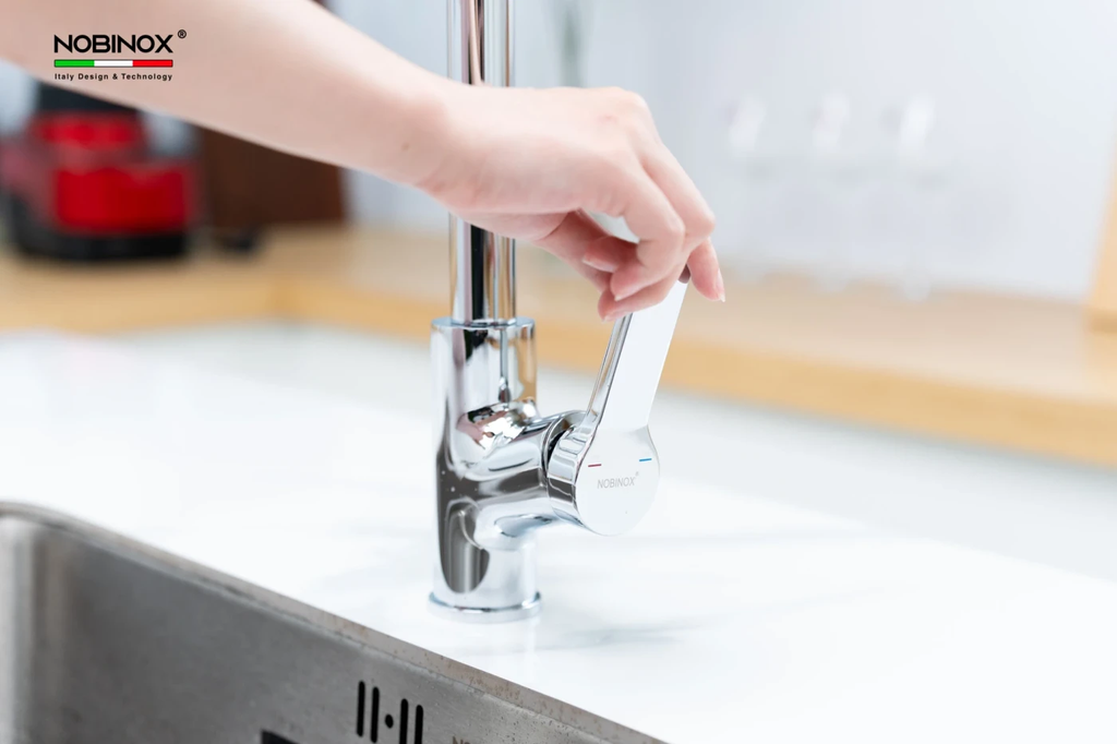 Vòi rửa chén Nobinox LOFT NX533 nóng lạnh