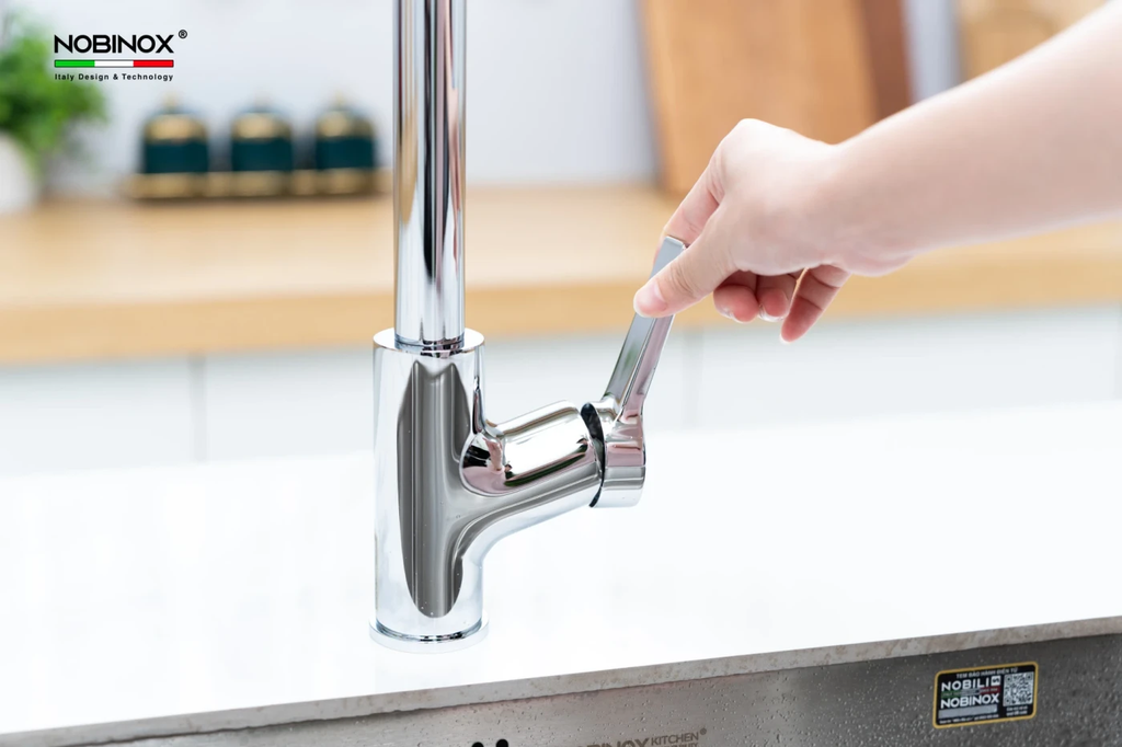 Vòi rửa chén Nobinox LOFT NX533 nóng lạnh