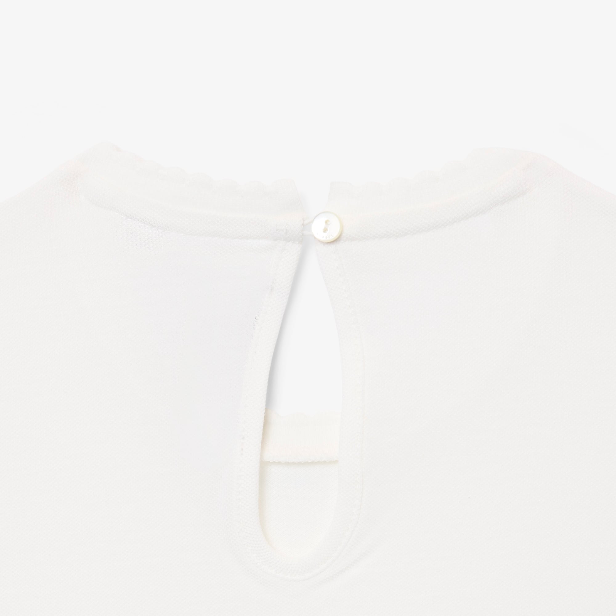 Áo Thun Lacoste Nữ Cổ Tròn Viền Lượn Sóng