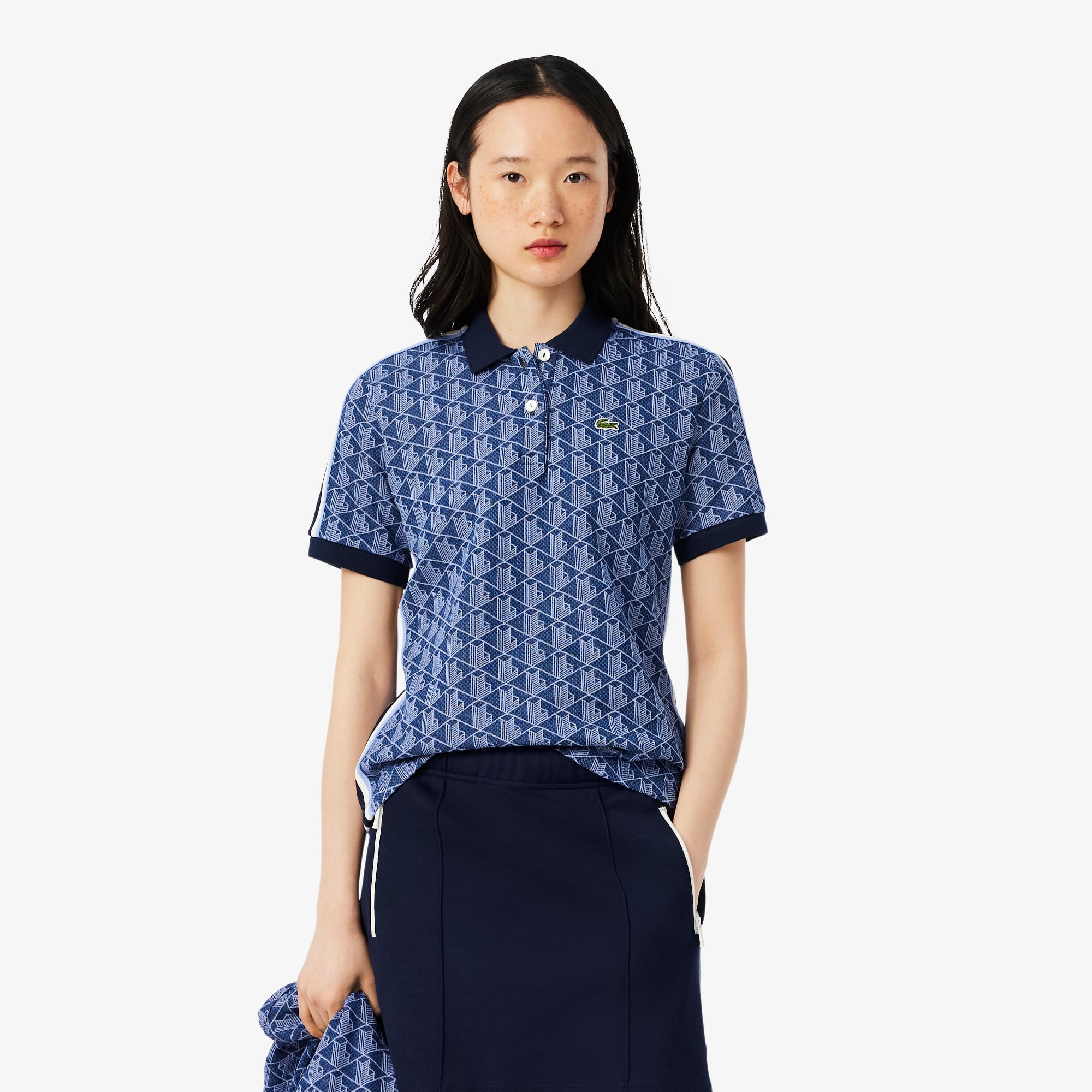 Áo Polo Lacoste Nữ Ôm Dáng Họa Tiết Monogram Chất Vải Jacquard